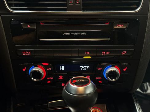 Used 2017 Audi SQ5 Premium Plus w/ Technology Package image 41