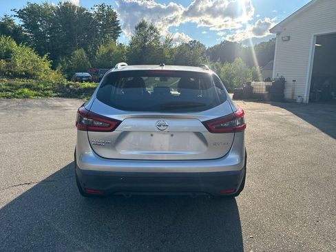 Used 2022 Nissan Rogue Sport SV w/ Technology Package AWD/4WD image 4