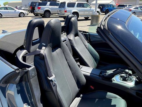 Used 2021 MAZDA MX-5 Miata Grand Touring RWD image 10