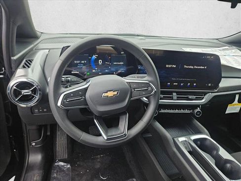 New 2026 Chevrolet Equinox EV LT image 12