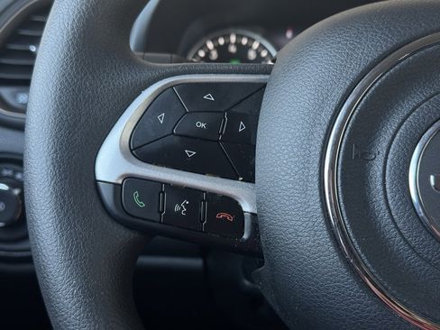 Used 2023 Jeep Renegade Latitude image 21