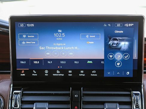 Used 2023 Lincoln Navigator Reserve AWD/4WD image 12