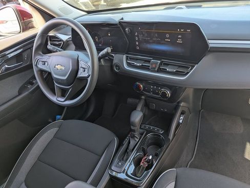 Used 2025 Chevrolet TrailBlazer LT image 31