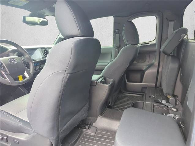 Used 2022 Toyota Tacoma TRD Sport w/ TRD Premium Sport Package AWD/4WD image 21