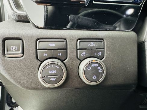 Used 2025 Chevrolet Silverado 1500 LT image 10