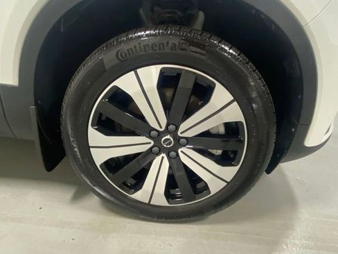 Used 2023 Volvo XC40 Recharge Core AWD/4WD image 5