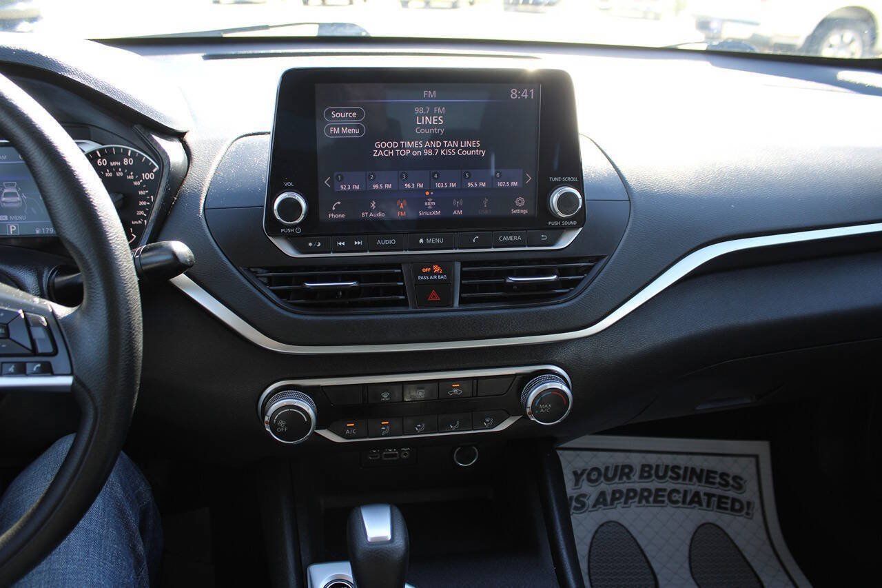 Used 2022 Nissan Altima 2.5 SV FWD image 13
