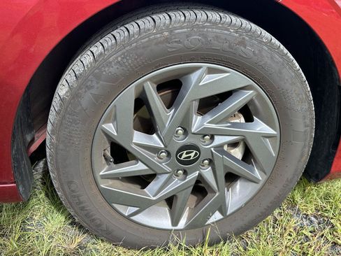Certified 2024 Hyundai Elantra SEL FWD image 10