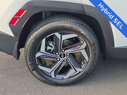 Certified 2024 Hyundai Tucson SEL AWD/4WD image 12