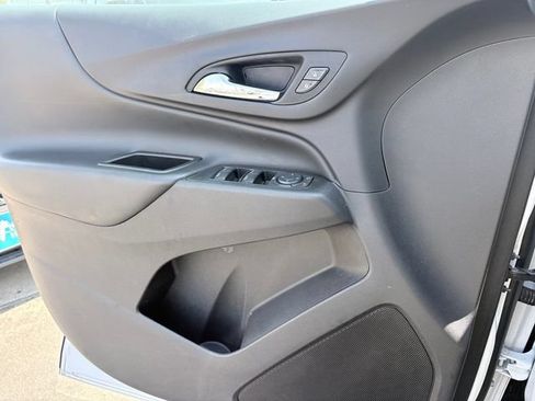 Used 2022 Chevrolet Equinox LT FWD image 12