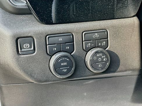 Used 2025 Chevrolet Silverado 2500 LT w/ Convenience Package AWD/4WD image 10