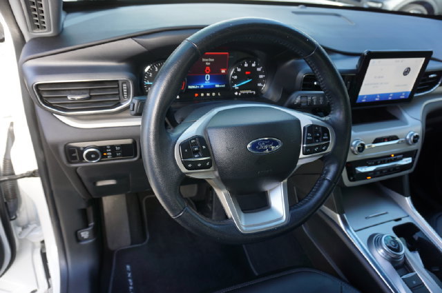 Used 2023 Ford Explorer XLT w/ Equipment Group 202A RWD image 11