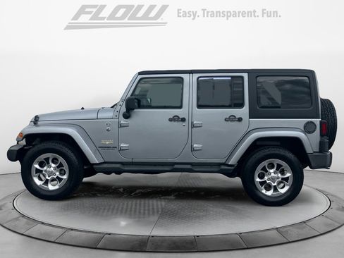 Used 2014 Jeep Wrangler Unlimited Sahara w/ Connectivity Group AWD/4WD image 5