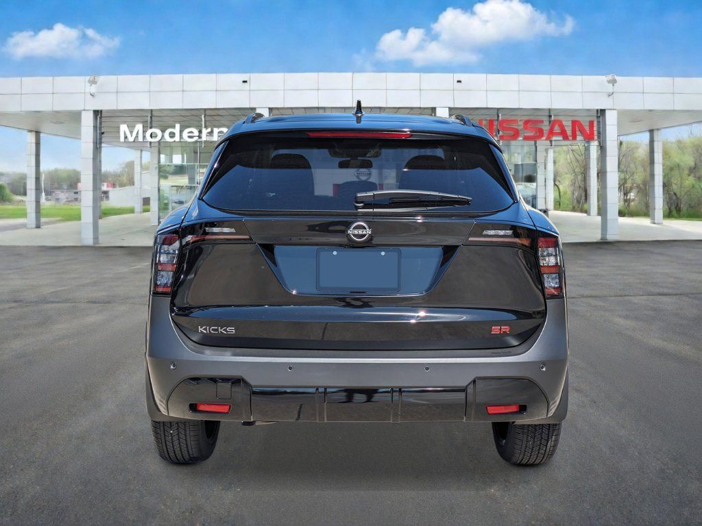 New 2027 Nissan Kicks SR FWD image 4