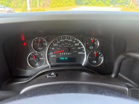Certified 2025 Chevrolet Express 2500 RWD image 14