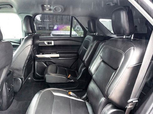 Used 2023 Ford Explorer XLT w/ Equipment Group 202A image 27