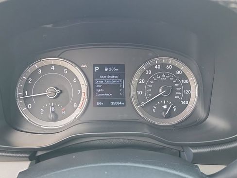 Used 2022 Hyundai Venue SEL FWD image 23