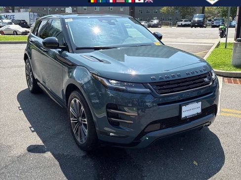 Used 2025 Land Rover Range Rover Evoque Dynamic SE AWD/4WD image 1
