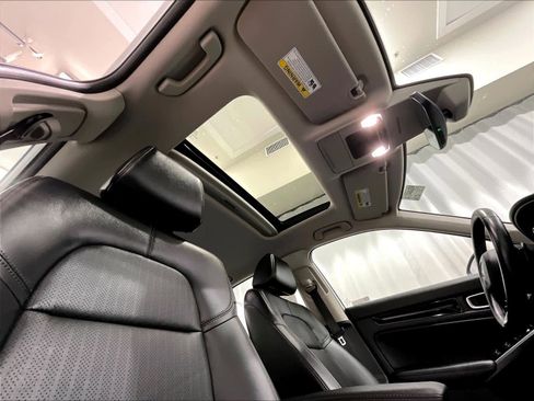 Used 2023 Honda Civic Touring image 22