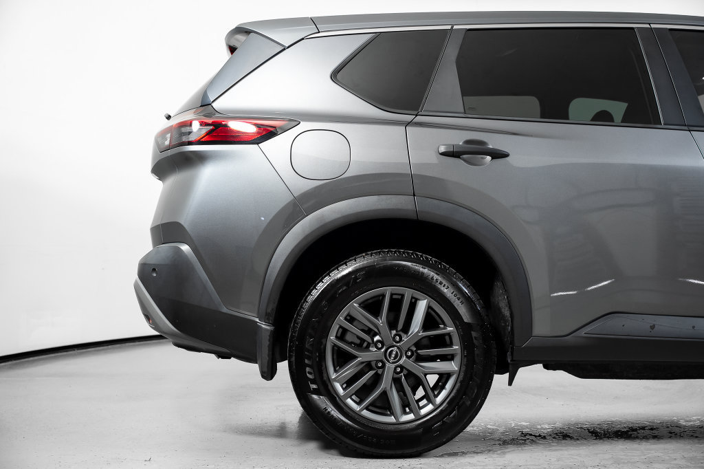 Used 2023 Nissan Rogue S FWD image 5