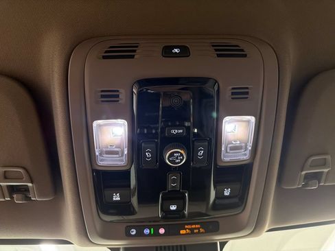 New 2026 GMC Yukon Denali w/ Denali Reserve Package AWD/4WD image 16