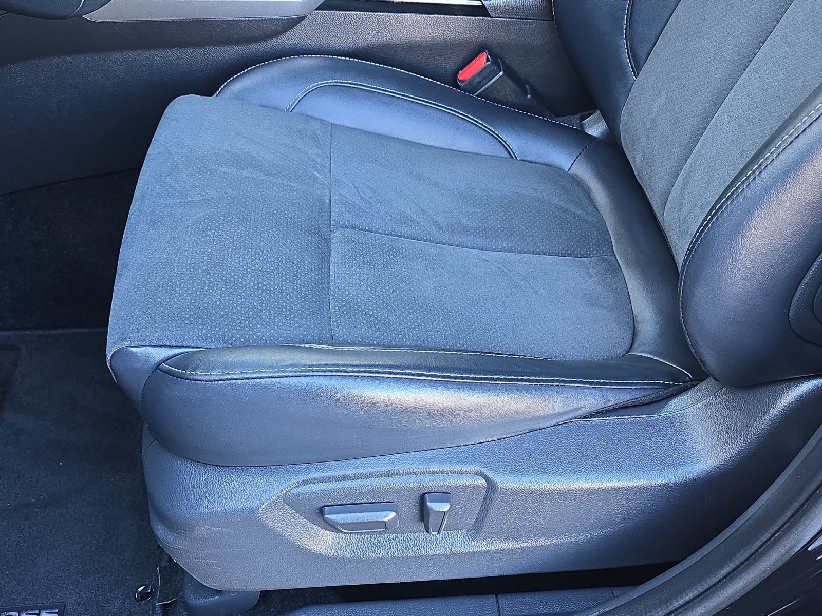 Used 2025 Mitsubishi Eclipse Cross SE AWD/4WD image 29