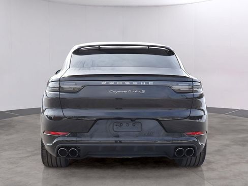 Certified 2023 Porsche Cayenne Turbo S AWD/4WD image 7