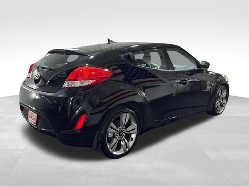 Used 2014 Hyundai Veloster w/ Technology Package 03 FWD image 5