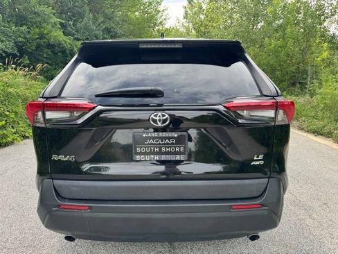 Used 2020 Toyota RAV4 LE AWD/4WD image 6