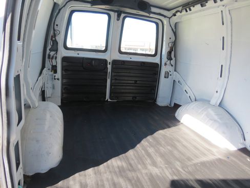 Used 2013 Chevrolet Express 2500 w/ Power Package image 22