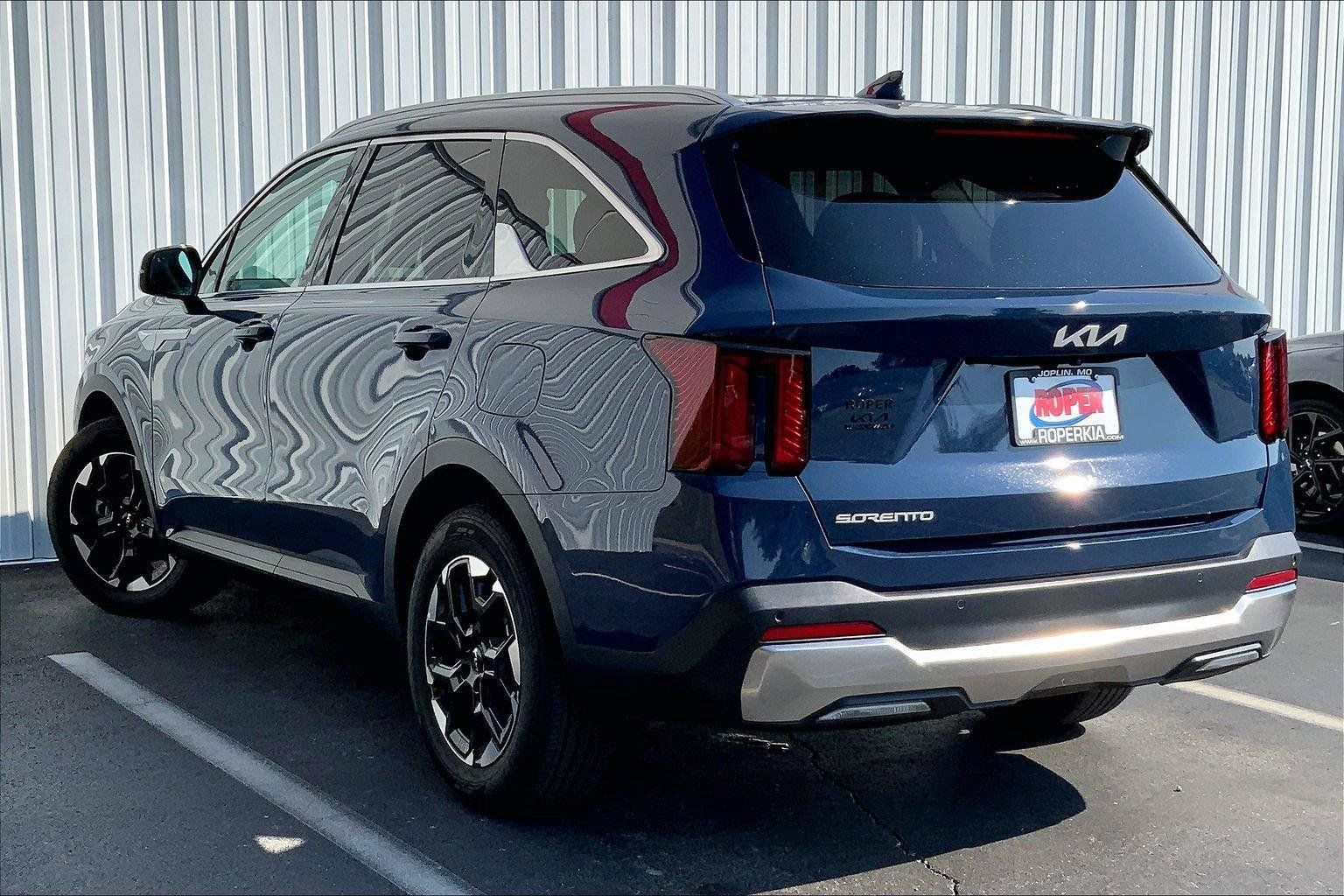 Used 2025 Kia Sorento S FWD image 10
