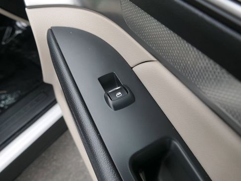 Used 2019 Ford Explorer XLT w/ Equipment Group 202A FWD image 27