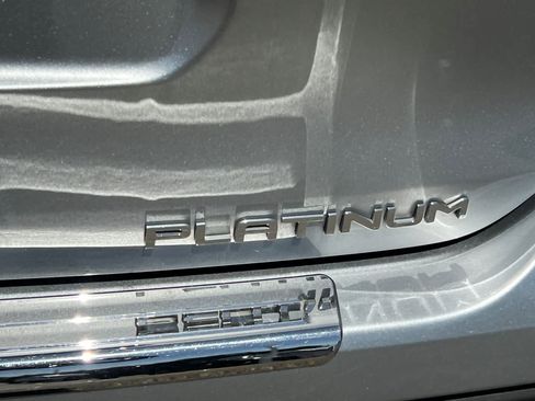 Used 2022 Toyota Highlander Platinum AWD/4WD image 21