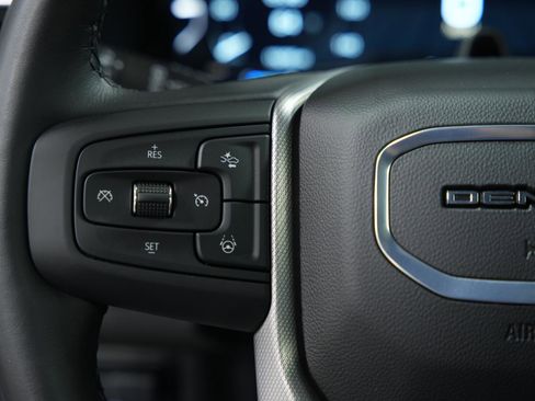 Used 2024 GMC Yukon Denali w/ Advanced Technology Package image 40