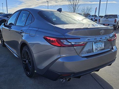 Used 2025 Toyota Camry SE w/ Convenience Package image 23