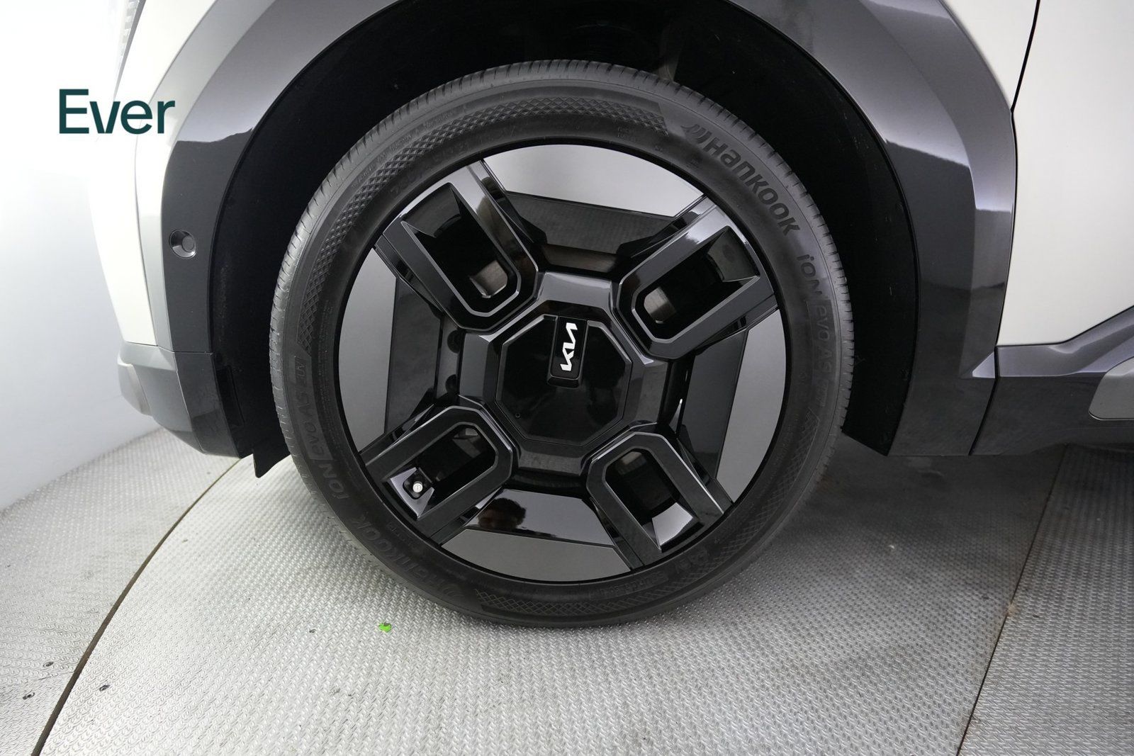 Used 2024 Kia EV9 GT-Line AWD/4WD image 19