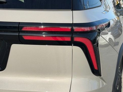 New 2026 Chevrolet Traverse Z71 w/ Driver Confidence Package image 23