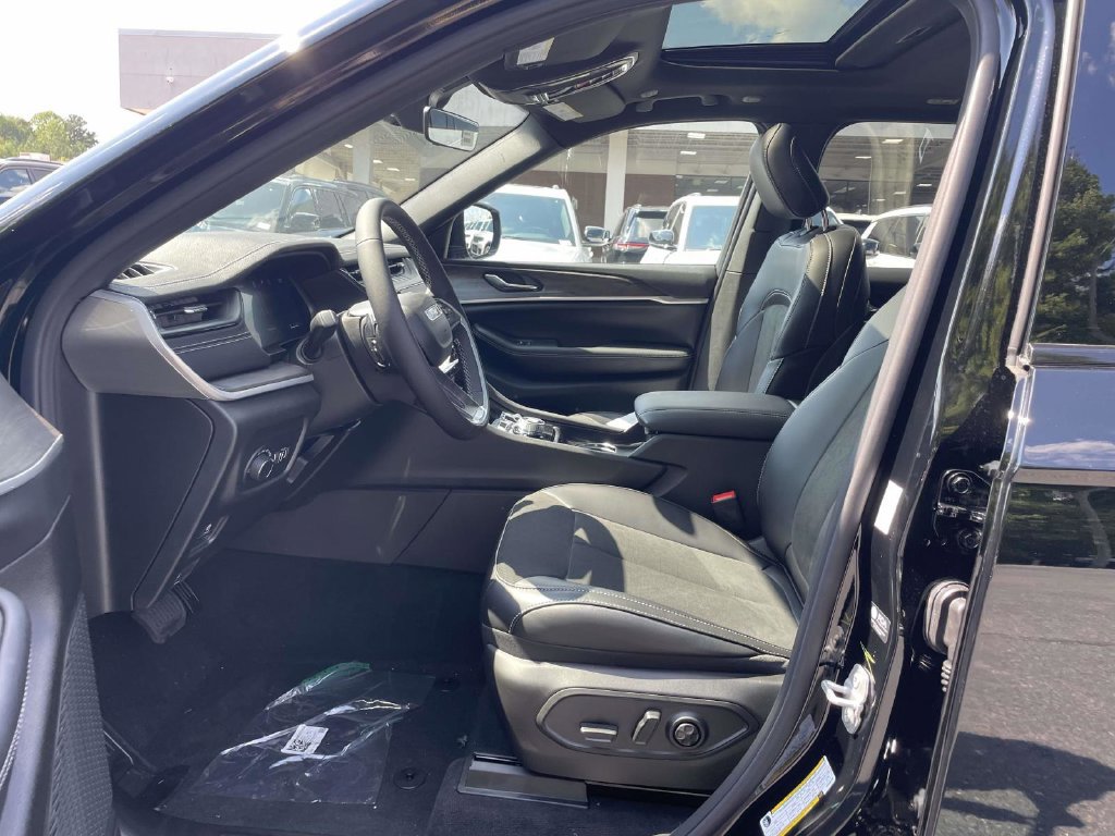 New 2027 Jeep Grand Cherokee 4WD image 25