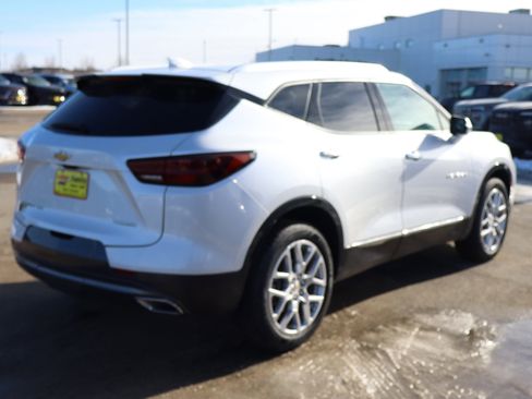 Certified 2025 Chevrolet Blazer Premier w/ Driver Confidence II Package image 7