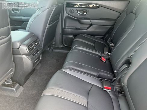 Used 2025 Honda Pilot Touring image 26