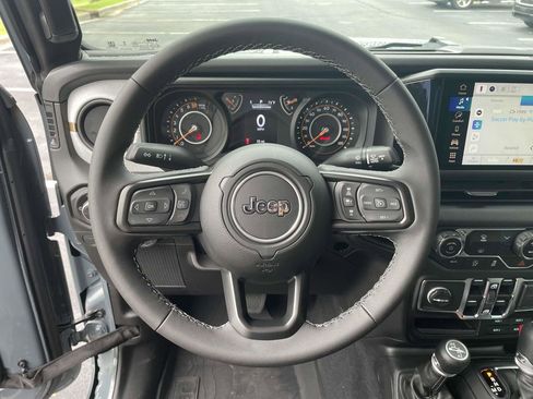 New 2025 Jeep Gladiator Sport image 33