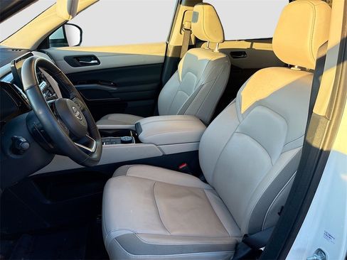Used 2023 Nissan Pathfinder SL image 21