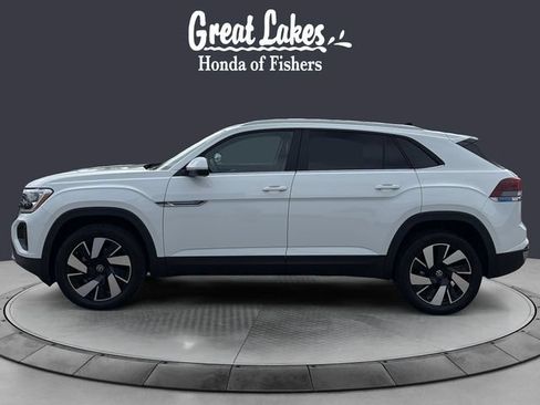 Used 2024 Volkswagen Atlas Cross Sport SE AWD/4WD image 2