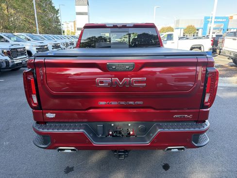 Used 2024 GMC Sierra 1500 AT4 w/ Technology Package AWD/4WD image 9