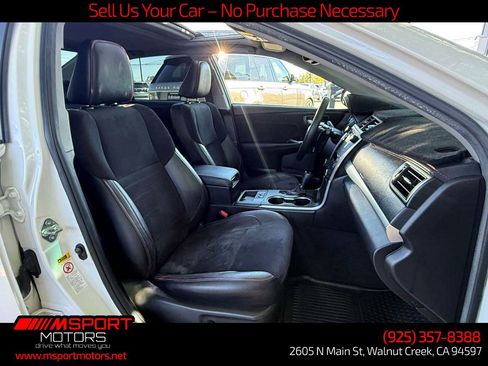 Used 2015 Toyota Camry XSE w/ Moonroof Package FWD image 10