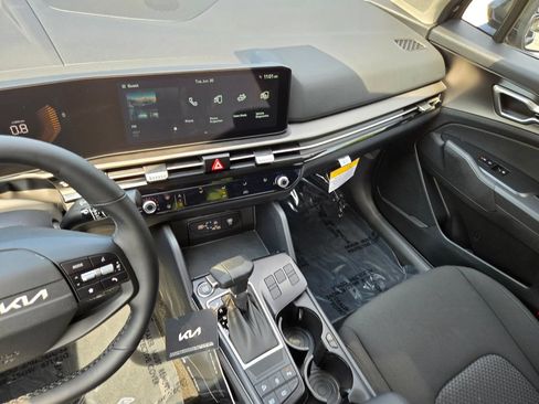 New 2026 Kia Sportage LX FWD image 21