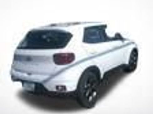 Used 2025 Hyundai Venue SEL image 3