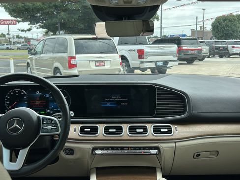 Used 2021 Mercedes-Benz GLE 450 4MATIC image 15