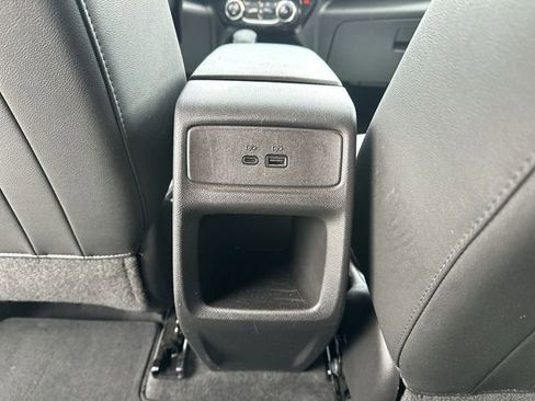 Used 2025 Chevrolet Trax LT image 21