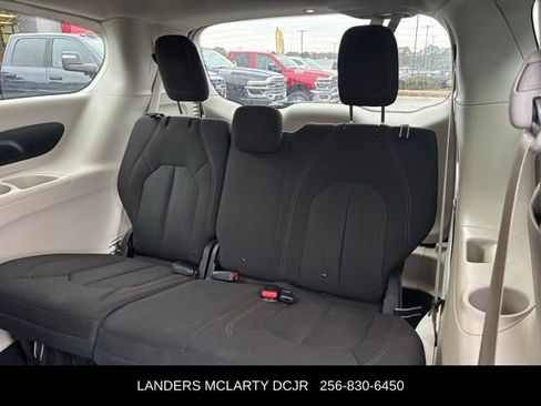 Used 2017 Chrysler Pacifica Touring image 21